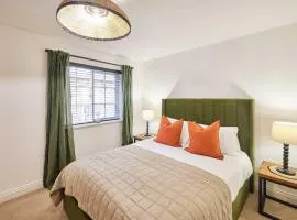 Host & Stay - The Warren