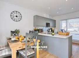 Harveys Yard by Signature Stays - Hayle Luxury Beach home with parking - sleeps 6