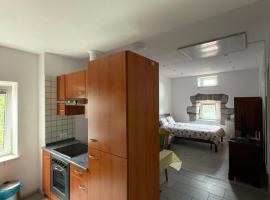 House Mohar, &kappa;&alpha;&tau;ά&lambda;&upsilon;&mu;&alpha; &mu;&epsilon; &kappa;&omicron;&upsilon;&zeta;ί&nu;&alpha; &sigma;&epsilon; Lokev