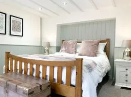 The Mews Pet Friendly and Parking