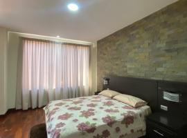 Habitación con baño privado en casa compartida，位于科恰班巴的民宿