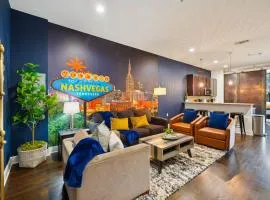 Fabulous NashVegas Loft Retreat near Vandy off West End Mins to Broadway