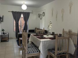 D&uacute;plex cerca del Aeropuerto y Terminal de &Oacute;mnibus, alojamento em Formosa