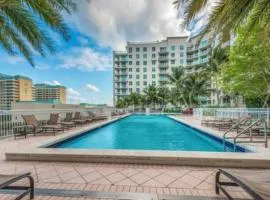 Luxury Near The Beach! Beach Pass Included!