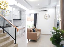 Royal Suites Home Villa 3BR with Private Pool - RHV4, &alpha;&gamma;&rho;&omicron;&iota;&kappa;ί&alpha; &sigma;&epsilon; Batam Center