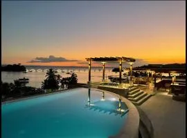 Best Waterfront Whale View King Bed studio