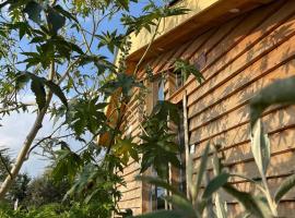 Couple's Wood Cabin in Naivasha - Elwai Visitor Centre, ξενοδοχείο σε Naivasha