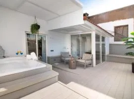 Luxury Penthouse with Jacuzzi & Large Terraces by Passeig de Gràcia