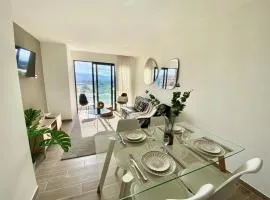 Modern apartment with a pool, 3 rooms