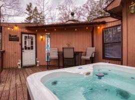 Secluded, Hot Tub & Black Bears, 10 Min fr DT GAT, βίλα σε Gatlinburg