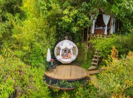 Levit Glamping - Hotel Guatapé Peñol, hotel v mestu Guatapé