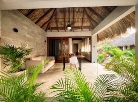 Villa Rincón del surf, 50m spot surf, AC, Starlink, Alberca, Terraza, La Saladita, hotel in La Majahua