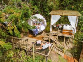 Levit Glamping - Hotel Guatapé Peñol, ξενοδοχείο σε Guatape