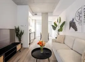 Roomy 1BR Getaway MTL Old Port