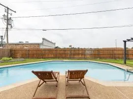 Texas Escape with pool & office