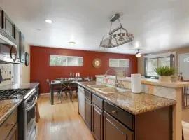 Spacious 5br Retreat W Patio & Hot Tub