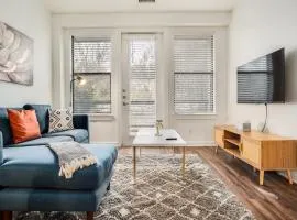 Boulevard Stays Walk to Downtown 2BR SoCo Pool Parking Gym 05