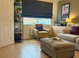 Crosby Calm: Modern 1-Bed Retreat for Solo Stays