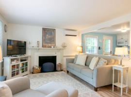 Walk to Beach Dog Welcome، فندق في بروستر