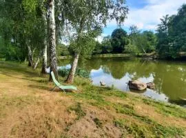 Mobilhome au bord d'étangs sur terrain privé