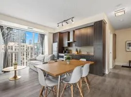 3 Bedroom Apartment in Downtown Toronto Steps from CN Tower and Top Attractions