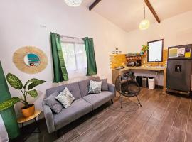 Casa Selvamar, un oasis en la selva, stuga i Tortuguero