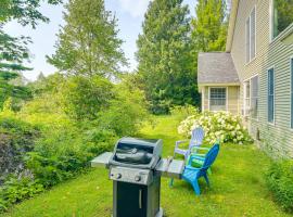 Rural Retreat 3 Mi to Morrisville and Rail Trail!, hotel di Hyde Park