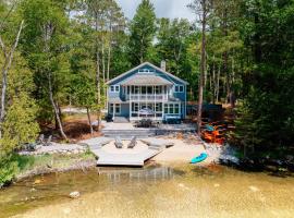 Hottub After Dune Delight 5BR Home River Kayaks Beaches, hotel en Glen Arbor