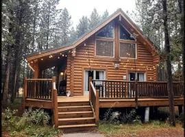 Tall Pines Lodge - Snowy Winter Escape -Hot Tub