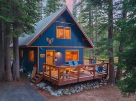 Indigo Owl by AvantStay Cabin w Firepit Minutes to Lake Slopes, hotel in Homewood