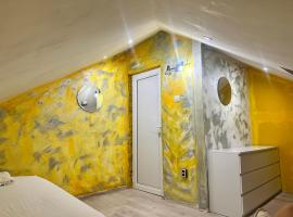 Мансарда, habitación en casa particular en Nesebar