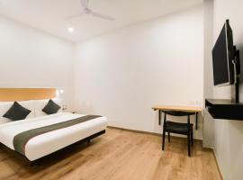 Townhouse The Awadh Airport Near Chaudhary Charan Singh International Airport, hotel cerca de Aeropuerto internacional Chaudhary Charan Singh - LKO, 