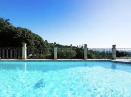 Villa in Lédenon with Private Pool
