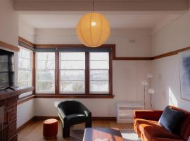 Tamar River Views Mid-Century Vibes, hôtel à Royal Park