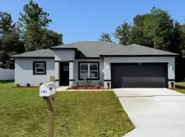 THE WHOLE HOUSE, QUIET COZY HOME 4 Bed 3 bath