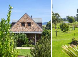 Stone Cottage - vineyard estate w. fireplace、ミルトンのホテル