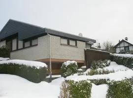 Ruhiger Bungalow am Hennesee mit Terrasse