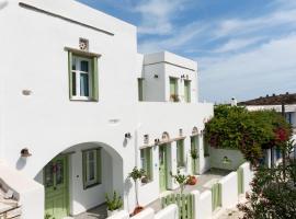 Skaris Guesthouse Tinos, hotel near Museum of Marble Crafts, Panormos