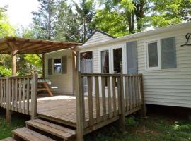 Mobil-home 28m² avec Terrasse pour 6 personnes - API-1-52-475, hotel u gradu 'La Cassagne'