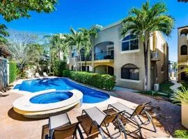 Pool & AC Close to Beach with free bikes!