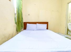 Homestay Cemara Bekasi Mitra RedDoorz, motel i Bulanbulan
