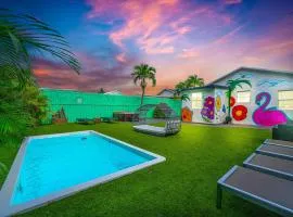 La Casa Flora Private PoolHot tubSleeps 18