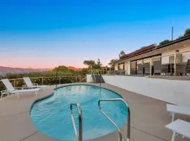 4BR Hilltop Villa by Universal Studios with Pool and Amazing Views