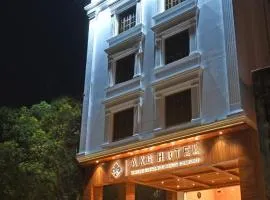 A K G Hotel