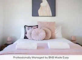 The Elm Apartments - The Pink Room
