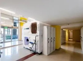 Capsule Hotel Happy lounge