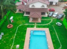 Hulihara Homestay - Pool, 4BH, Home Food, Estate