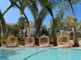 NŪSA suites & villas