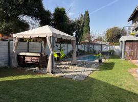 Villa La Sola B&B and Self-Catering, pet-friendly hotel in Boksburg