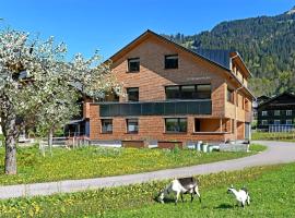 Haus Bianca, farm stay in Schoppernau